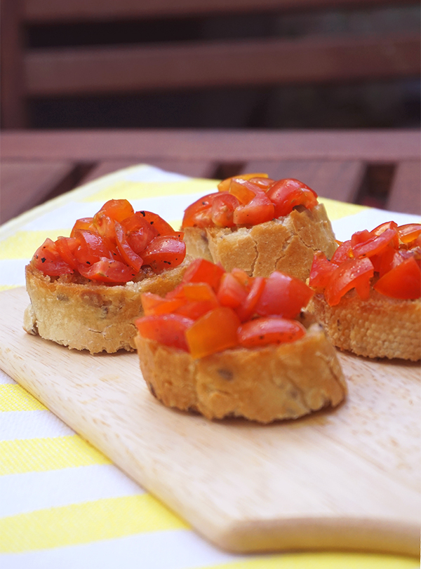 bruschetta met cherrytomaten