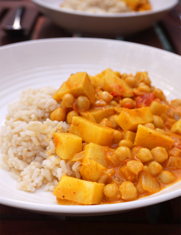 zoete aardappel curry met kikkererwten