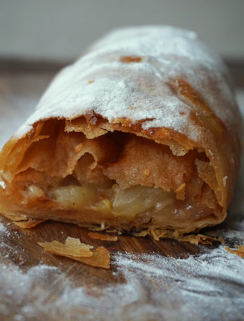 Apfelstrudel van filodeeg